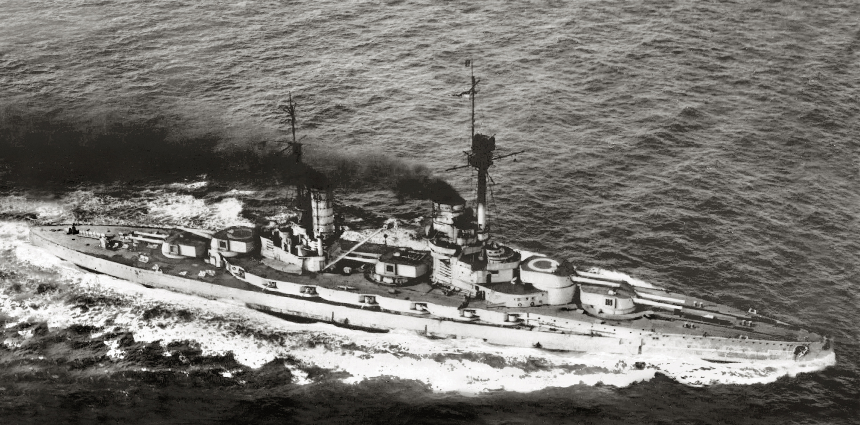 German König class dreadnought underway