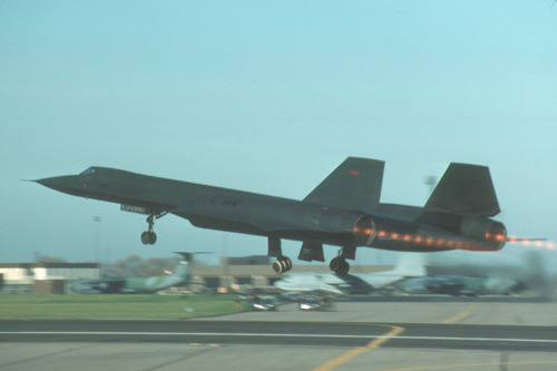Bob Archer was on-hand to photograph ‘964 when Majors Mac McKendree and his RSO Randy Shelhorse departed Det 4 on route GR-104B, during which they completed three loops around the Barents Sea on 5 July 1987. (Bob Archer)