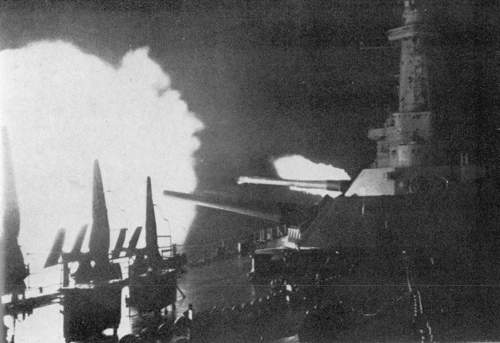 USS Washington firing during the battle
